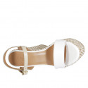 Sandalia para mujer con cinturon y plataforma en piel blanca y beis cuña trensada 12 - Tallas disponibles:  42