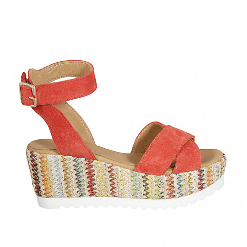 Woman's strap sandal with platform in...