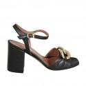 Sandalo da donna con catena e cinturino in pelle nera tacco 8 - Misure disponibili: 32, 33