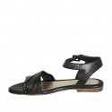 Sandale pour femmes avec courroie et goujons en cuir et cuir imprimé noir talon 1 - Pointures disponibles:  33, 34, 44