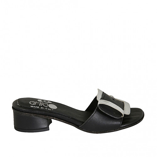 Woman's mules with buckle in black...