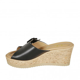 Mule para mujer en gamuza y piel negra con hebilla cuña 7 - Tallas disponibles:  42 2