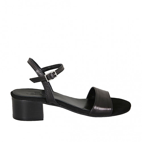 Sandale pour femmes en cuir noir avec courroie avec talon 4 - Pointures disponibles:  44