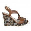 Sandale pour femmes avec plateforme optique géométrique multicouleur en cuir cognac talon compensé 10 - Pointures disponibles:  42
