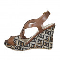Sandale pour femmes avec plateforme optique géométrique multicouleur en cuir cognac talon compensé 10 - Pointures disponibles:  42