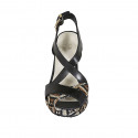 Sandalia para mujer con plataforma efecto óptical multicolor en piel negra cuña 10 - Tallas disponibles:  42