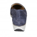 Mocasino para mujer con plantilla extraible y elasticos en gamuza perforada azul cuña 3 - Tallas disponibles:  43