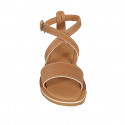 Sandalia para mujer con cinturon cruzado en piel marrón claro tacon 1 - Tallas disponibles:  32