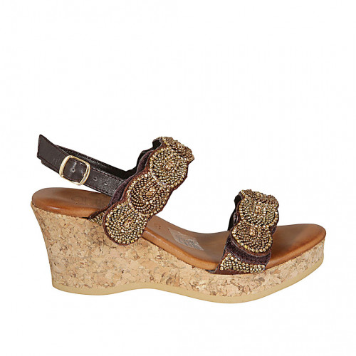 Sandalia para mujer en piel marron con cierres de velcro, estras y cuña 7