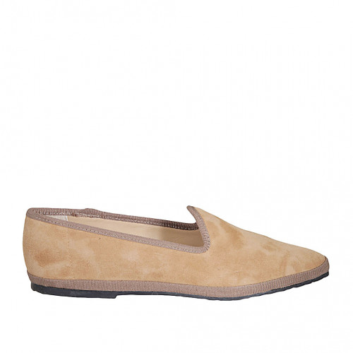 Mocassin friulano à bout pointu pour femmes en daim beige talon 1 - Pointures disponibles:  42