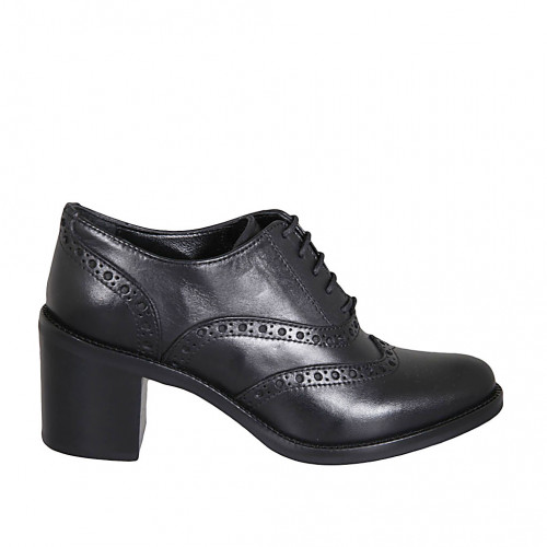 Woman's laced Oxford shoe with wingtip in black leather heel 6 - Available sizes:  32, 43