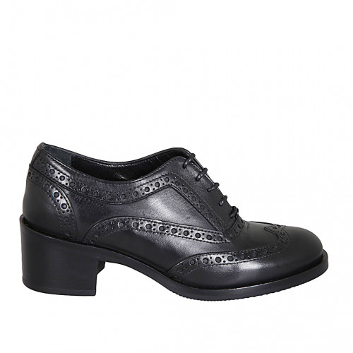 Woman's laced Oxford shoe in black leather with wingtip heel 5 - Available sizes:  43, 45