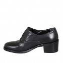 Woman's highfronted shoe with elastic band in black leather heel 5 - Available sizes:  32, 33, 43