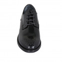 Scarpa stringata da donna modello derby in pelle abrasivata nera con lavorazione Brogue tacco 3 - Misure disponibili: 44