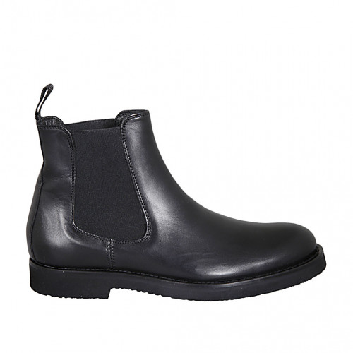 Men's ankle boot in black leather...
