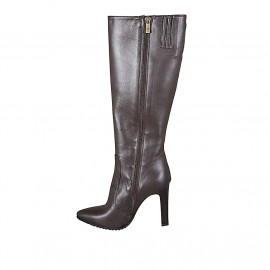 Woman's pointy boot with... 2