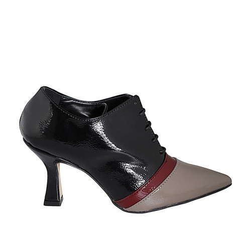 Women's shoes Woman 32 in Patent leather Beige GHIGO